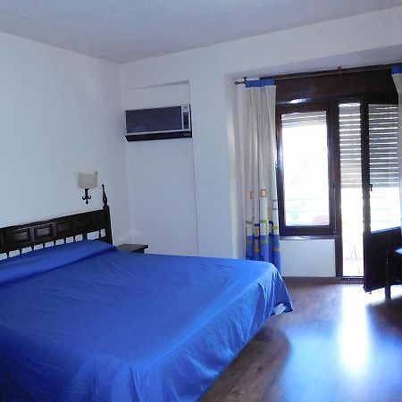 Hotel Restaurante Las Galias Zuera Ngoại thất bức ảnh