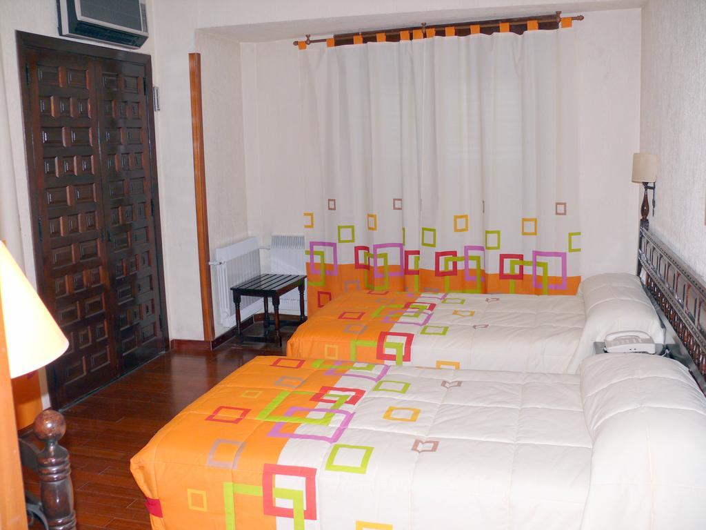 Hotel Restaurante Las Galias Zuera Phòng bức ảnh
