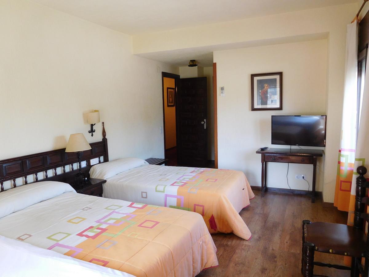 Hotel Restaurante Las Galias Zuera Ngoại thất bức ảnh