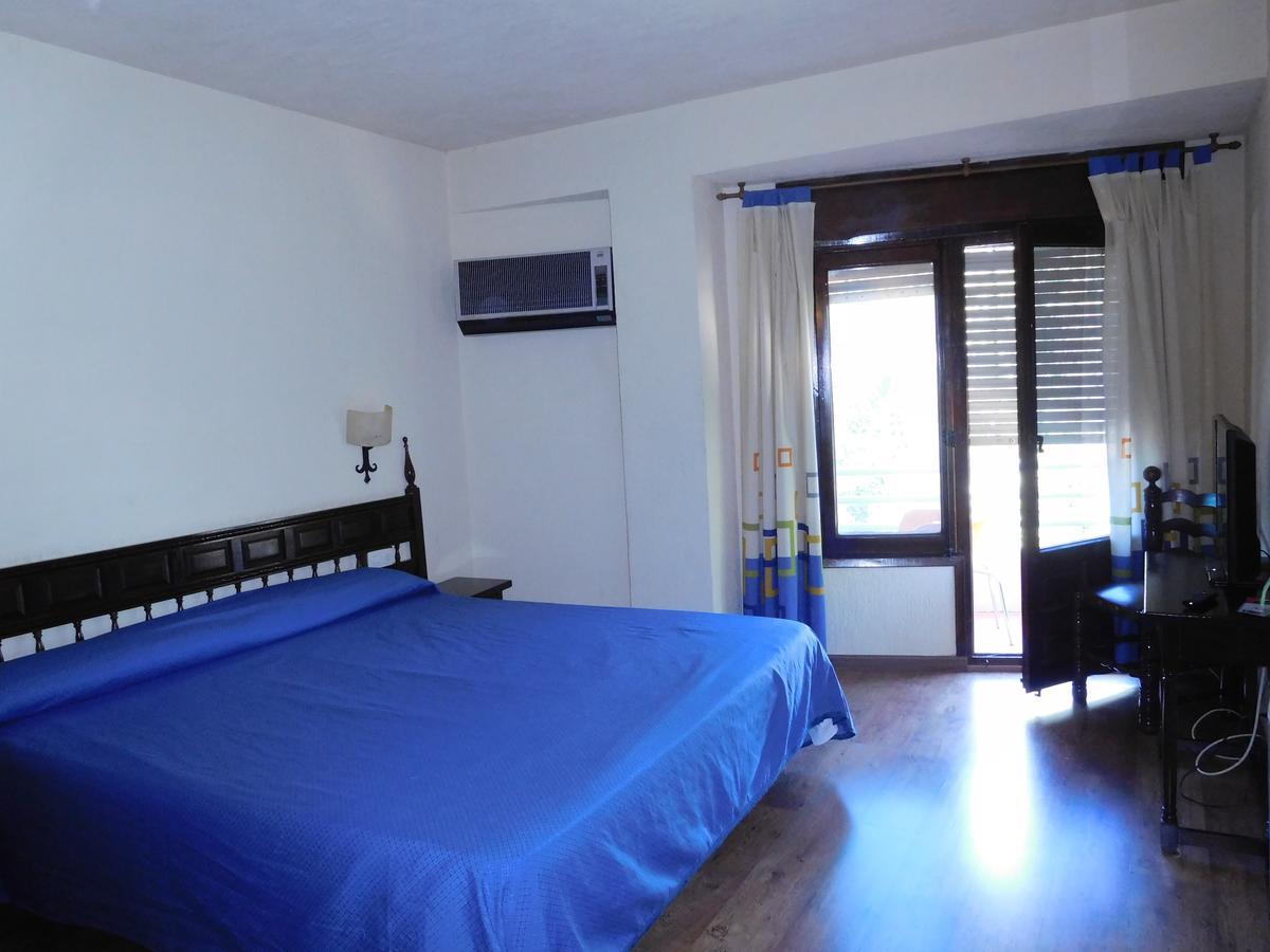 Hotel Restaurante Las Galias Zuera Ngoại thất bức ảnh