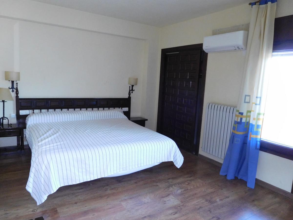 Hotel Restaurante Las Galias Zuera Ngoại thất bức ảnh